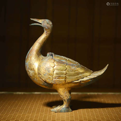 铜鎏金鸭香薰A GILT-BRONZE DUCK CENSER