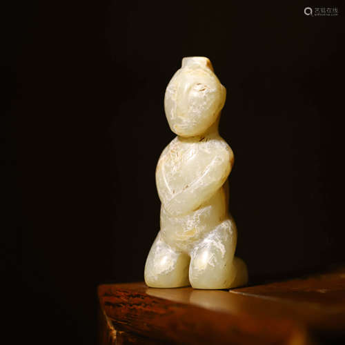 玉人A JADE CARVING OF A FIGURE