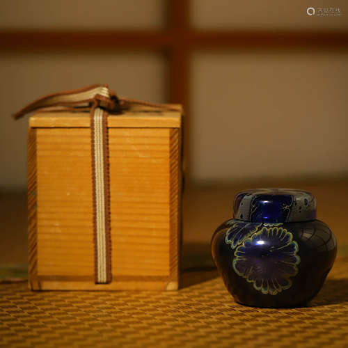 名家琉璃茶罐A GLASS TEA LEAF HOLDER AND BOX