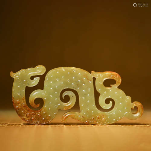 玉龙A Carved Jade Dragon Ornament