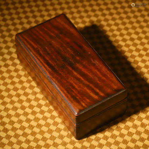 长木盒A WOODEN RECTANGLE BOX AND COVER