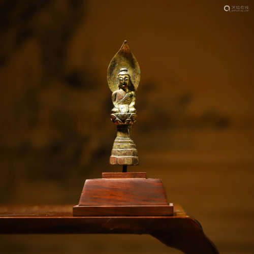 铜鎏金释迦摩尼带背光A GILT-BRONZE SAKYAMUNI STATUE