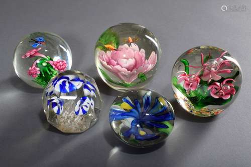 5 Diverse Glas Paperweights / Briefbeschwerer mi | 5 Various...