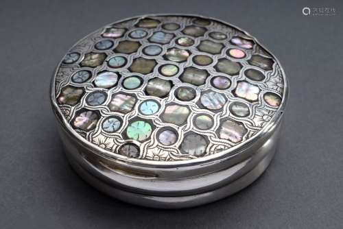 Runde Silber Dose mit graphisch dekoriertem Schi | Round sil...