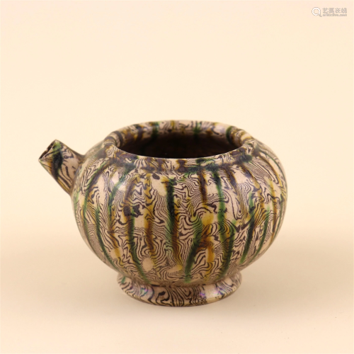 A Chinese San-Cai Glazed Porcelain Pot