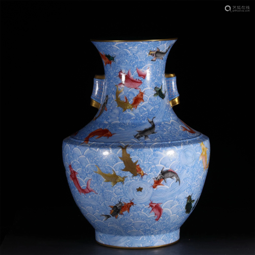 A Chinese Fish Pattern Porcelain Vase