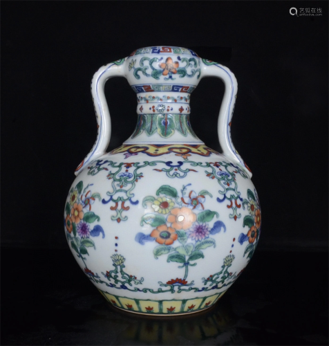 A Chinese Dou-Cai Glazed Flower Vase