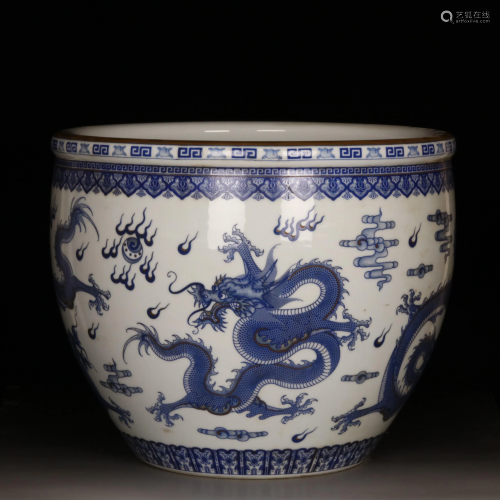 A Blue & White Dragon Pattern Porcelain Vat
