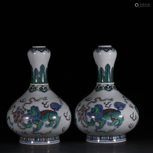 A Chinese Dou-Cai Porcelain Garlic-Mouth Vase