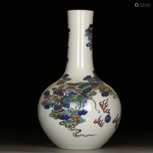 A Blue & White Dragon Pattern Porcelain Vase