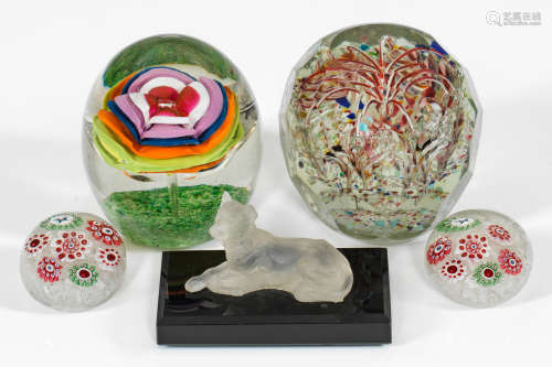 Kleine Kollektion von fünf Paperweights