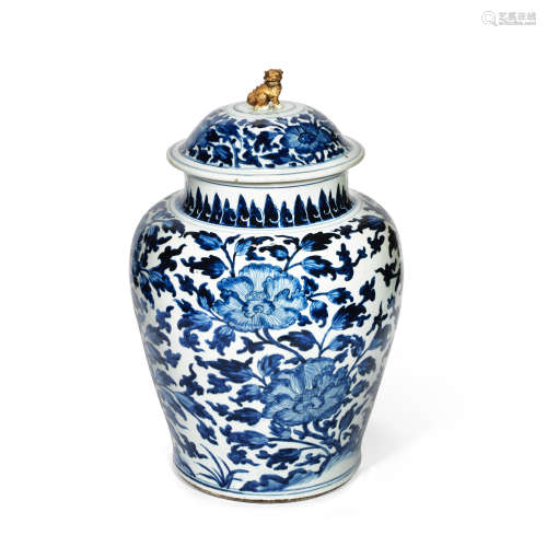 A LARGE BLUE AND WHITE 'PEONY' BALUSTER JAR AND COVER Kangxi