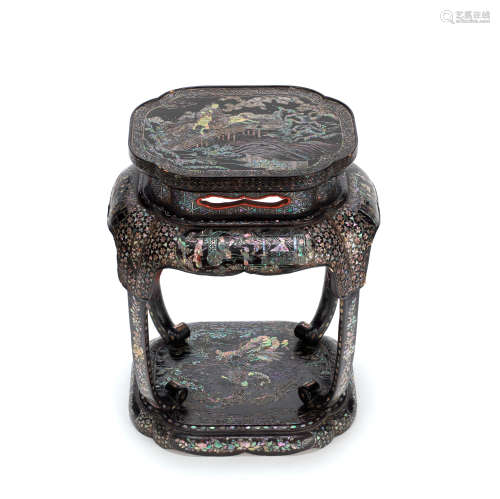 A LAC BURGAUTÉ LOBED STAND 18th/19th century