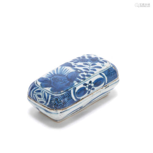 A BLUE AND WHITE KRAAK PORCELAIN BOX AND COVER Wanli