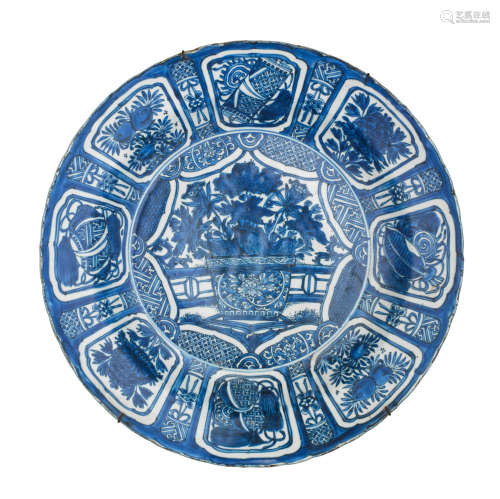 A LARGE KRAAK PORCELAIN CHARGER Wanli