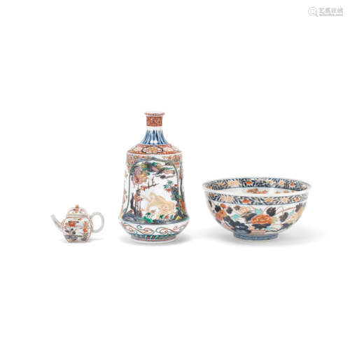 AN IMARI BOWL, A SAKE BOTTLE AND A TEAPOT AND COVER 18th to ...