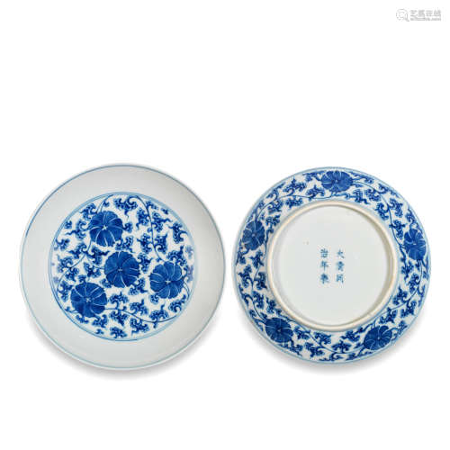 A PAIR OF BLUE AND WHITE 'LOTUS' DISHES Tongzhi six-characte...