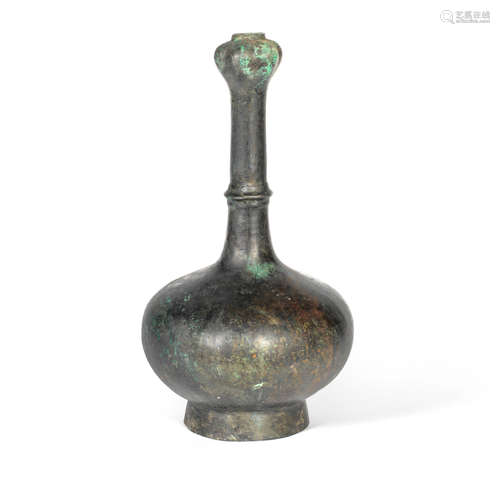 A BRONZE GARLIC HEAD BOTTLE, SUANTOUPING Western Han Dynasty