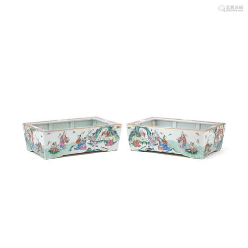 A MIRRORED PAIR OF FAMILLE ROSE 'EIGHT IMMORTALS' PLANTERS 1...