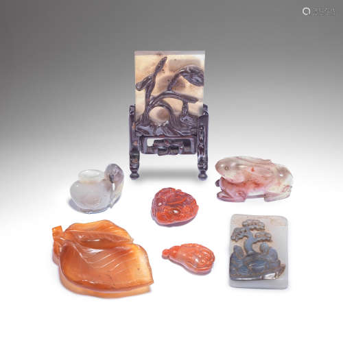 A SMALL COLLECTION OF CHALCEDONY AGATE CARVINGS Late Qing Dy...