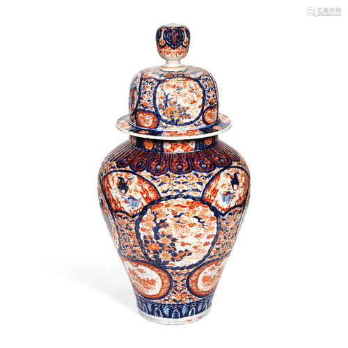 A LARGE 'IMARI' LOBED BALUSTER VASE AND COVER Meiji Era (186...