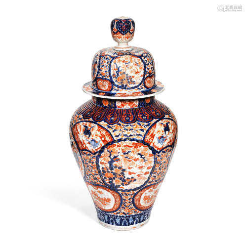 A LARGE 'IMARI' LOBED BALUSTER VASE AND COVER Meiji Era (186...