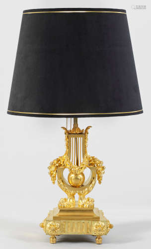 Große Napoleon III-Tischlampe