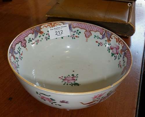 Chinese Qianlong famille rose bowl, 17.5cm diameter (chips t...