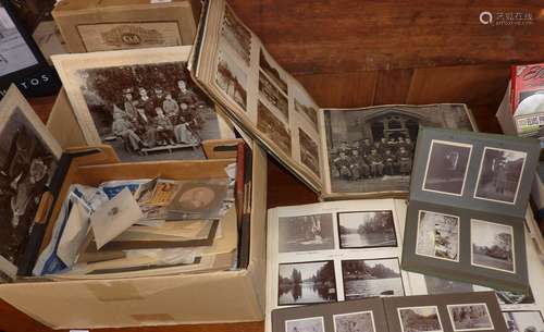 Large collection of assorted photographs and cabinet cards e...