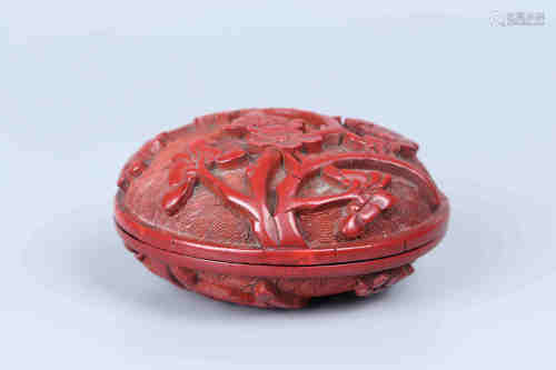 Boîte à couvercle rouge de la dynastie Ming