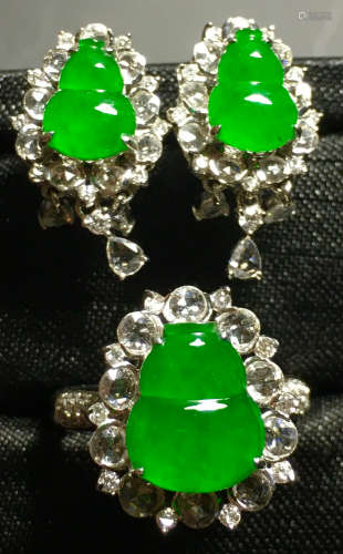 SET OF ICY GREEN JADEITE RING&EARRING