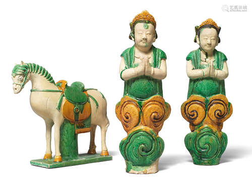 A PAIR OF SANCAI-GLAZED ACOLYTES Ming Dynasty