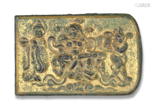 A FINE PARCEL-GILT BRONZE BELT PLAQUE Tang Dynasty