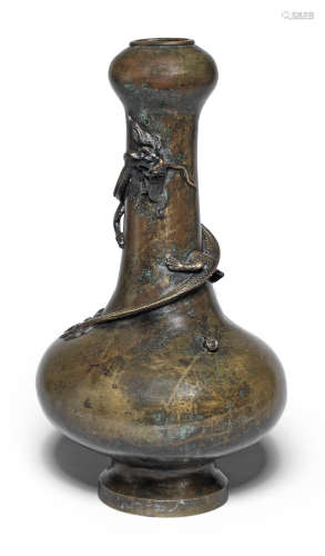 AN ARCHAISTIC BRONZE GARLIC-MOUTH 'DRAGON' BOTTLE VASE Xuand...