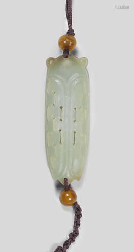 AN UNUSUAL PALE GREEN JADE CICADA-SHAPED PERFUMIER 18th/19th...