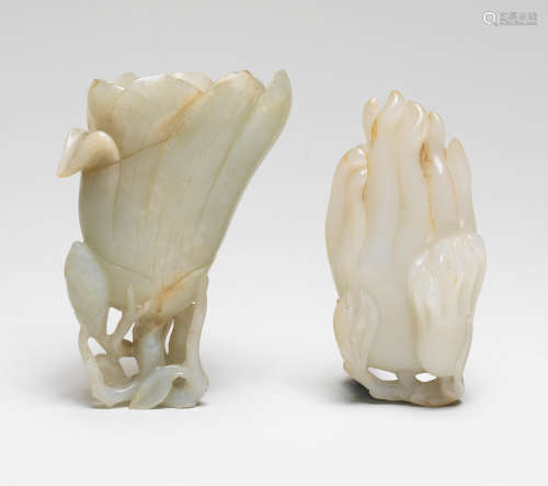 A WHITE JADE FINGER CITRON CARVING 18th/19th century