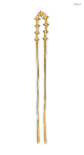 A FINE GOLD HAIRPIN Song/Yuan Dynasty