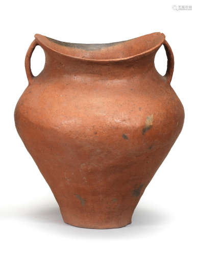A BURNISHED POTTERY JAR Neolithic Period, Siwa Culture