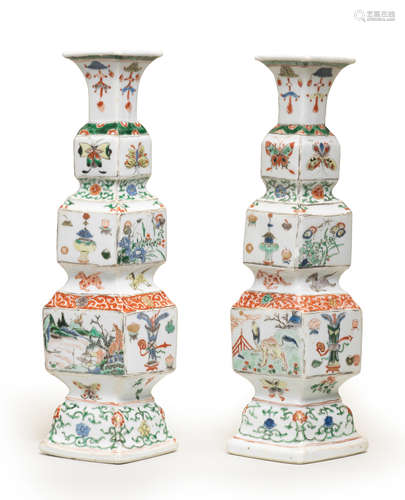 A PAIR OF FAMILLE VERTE SQUARE TRIPLE-GOURD VASES Kangxi