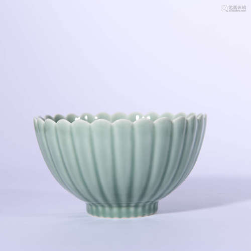 A Celadon-Glazed Chrysanthemum Porcelain Bowl