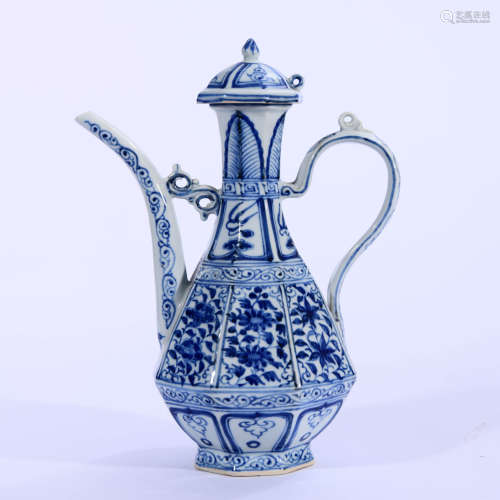 A Blue And White Daisy Flower Octagonal Ewer