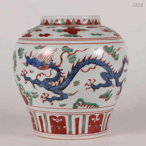 CHINESE PORCELAIN BLUE AND WHITE WUCAI JAR MING DYN…