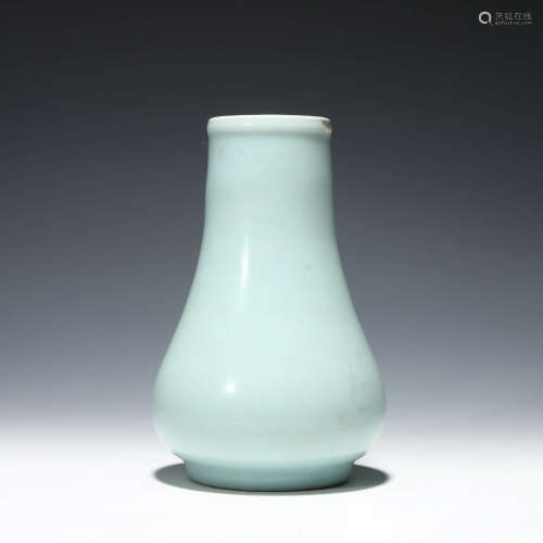 A Ru Type Porcelain Vase