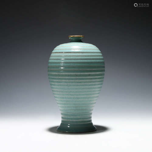 A Guan Type Sting Pattern Meiping Vase