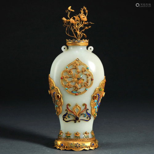 Gold Inlaid Jade Vase