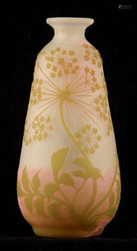 GALLE. AN EARLY 20TH CENTURY CAMEO GLASS VASE of tapering fo...