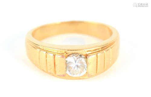 A GENTLEMAN'S 18CT YELLOW GOLD AND DIAMOND RING app. 70 poin...