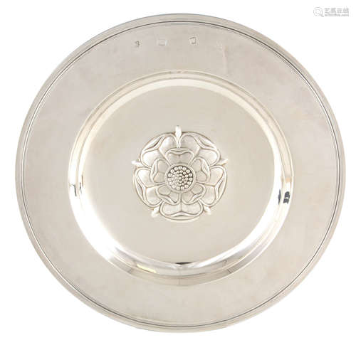 AN ELIZABETH II CASED SILVER TUDER ROSE DISH with ribbed edg...