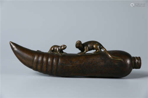 A BRONZE CARVED MICE ORNAMENT, QING DYN.