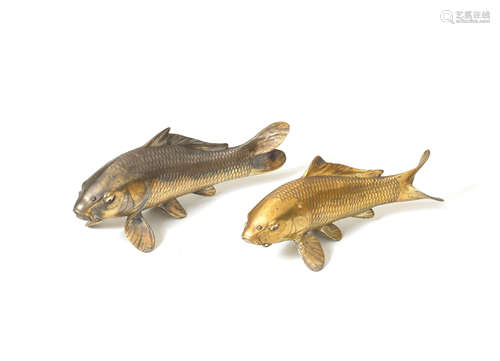 A pair of gilt-bronze okimono of carps By Nobumitsu, Taisho ...